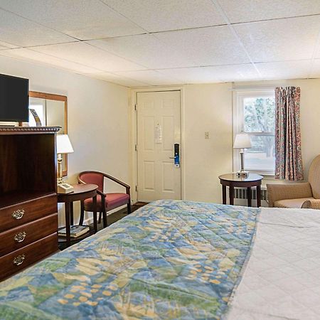 Rodeway Inn Westminster Bagian luar foto