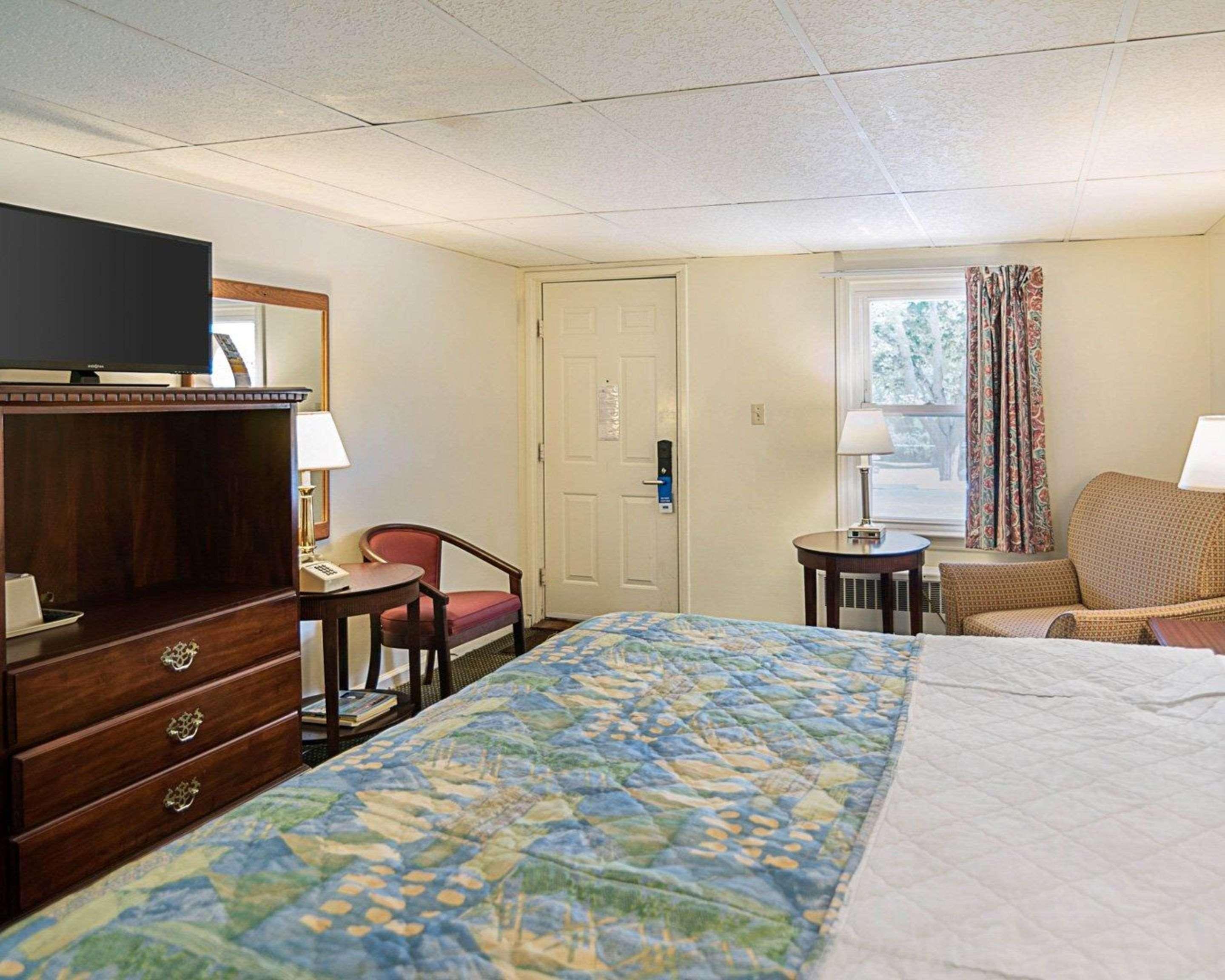 Rodeway Inn Westminster Bagian luar foto