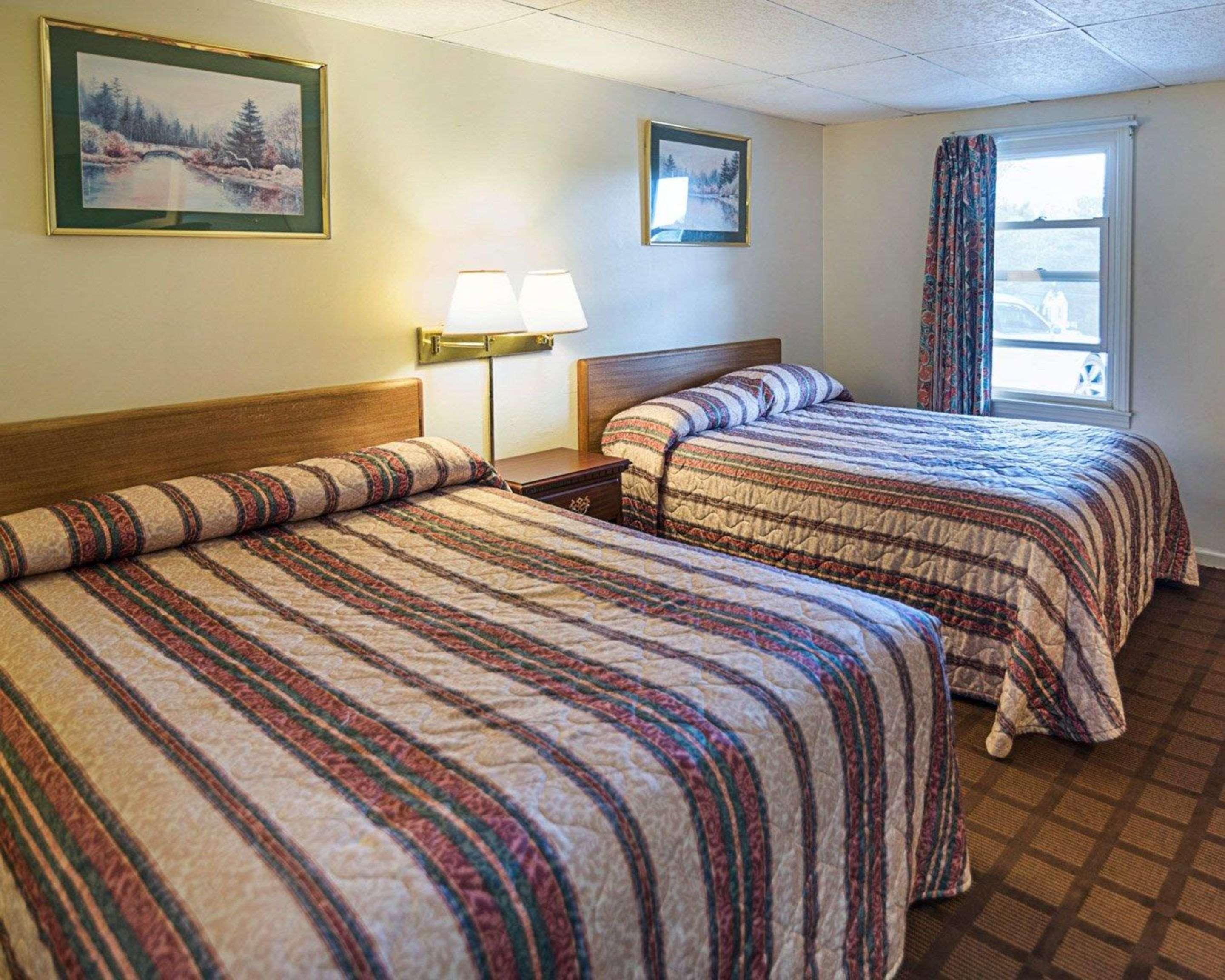 Rodeway Inn Westminster Bagian luar foto