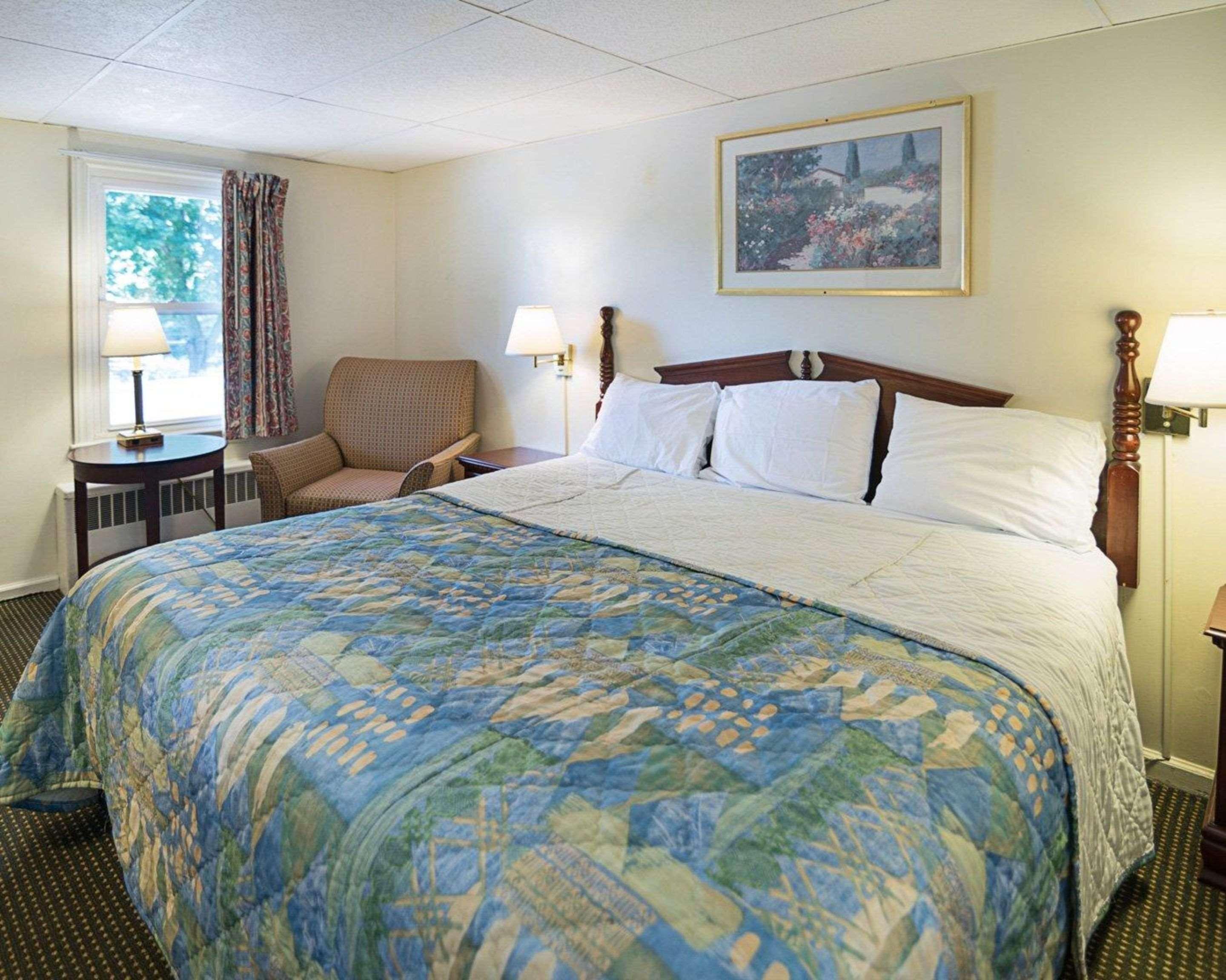 Rodeway Inn Westminster Bagian luar foto