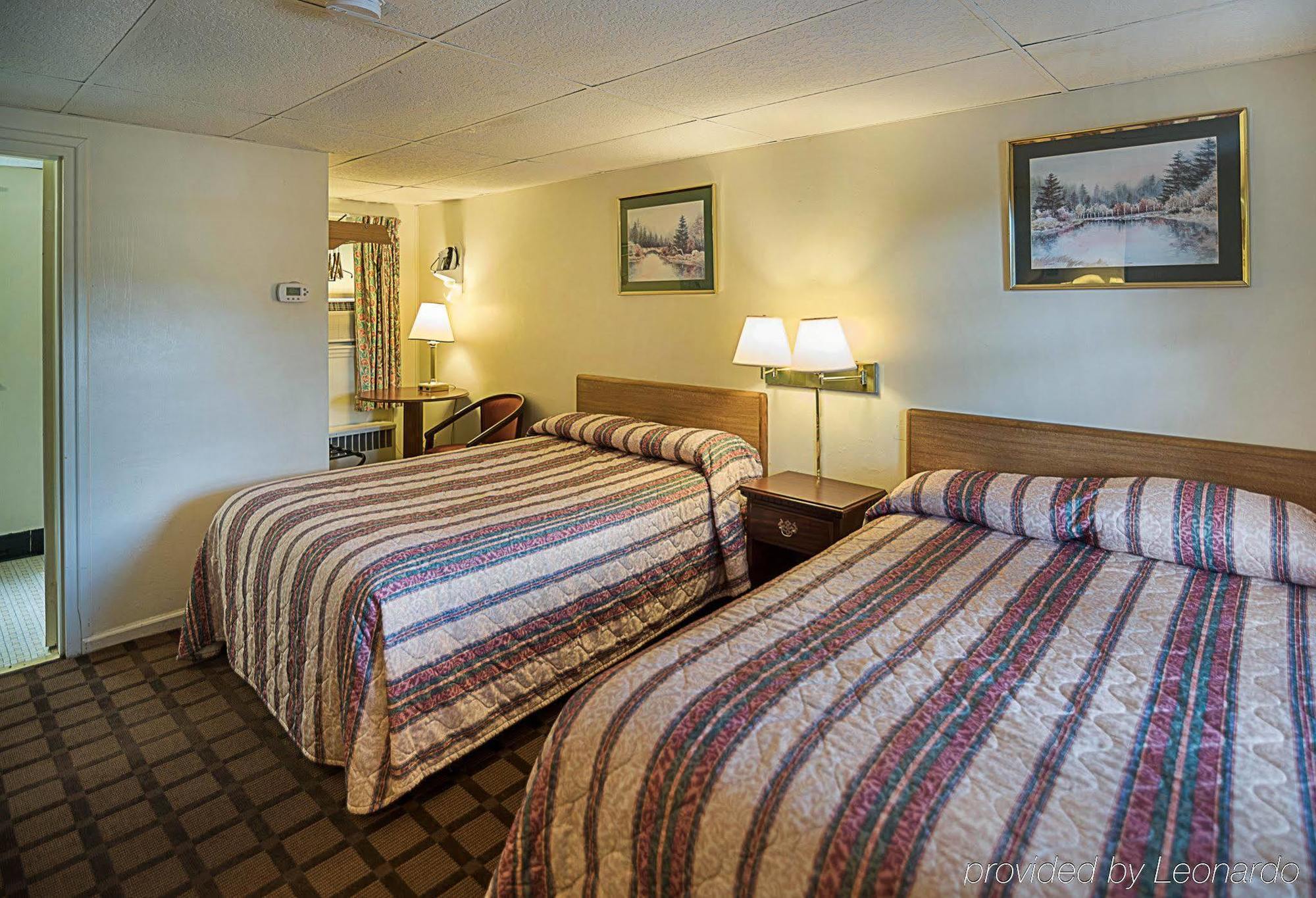 Rodeway Inn Westminster Bagian luar foto