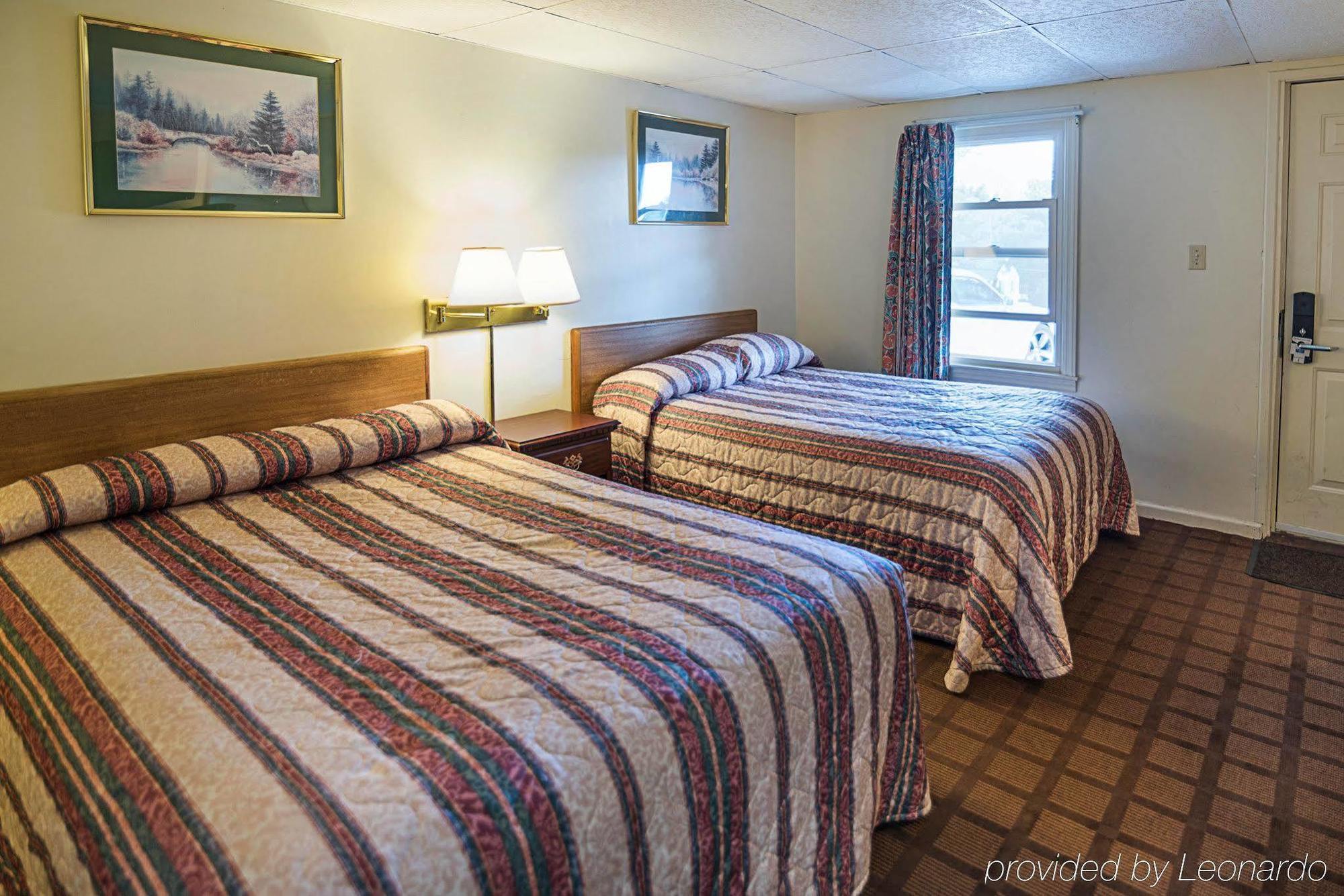 Rodeway Inn Westminster Bagian luar foto