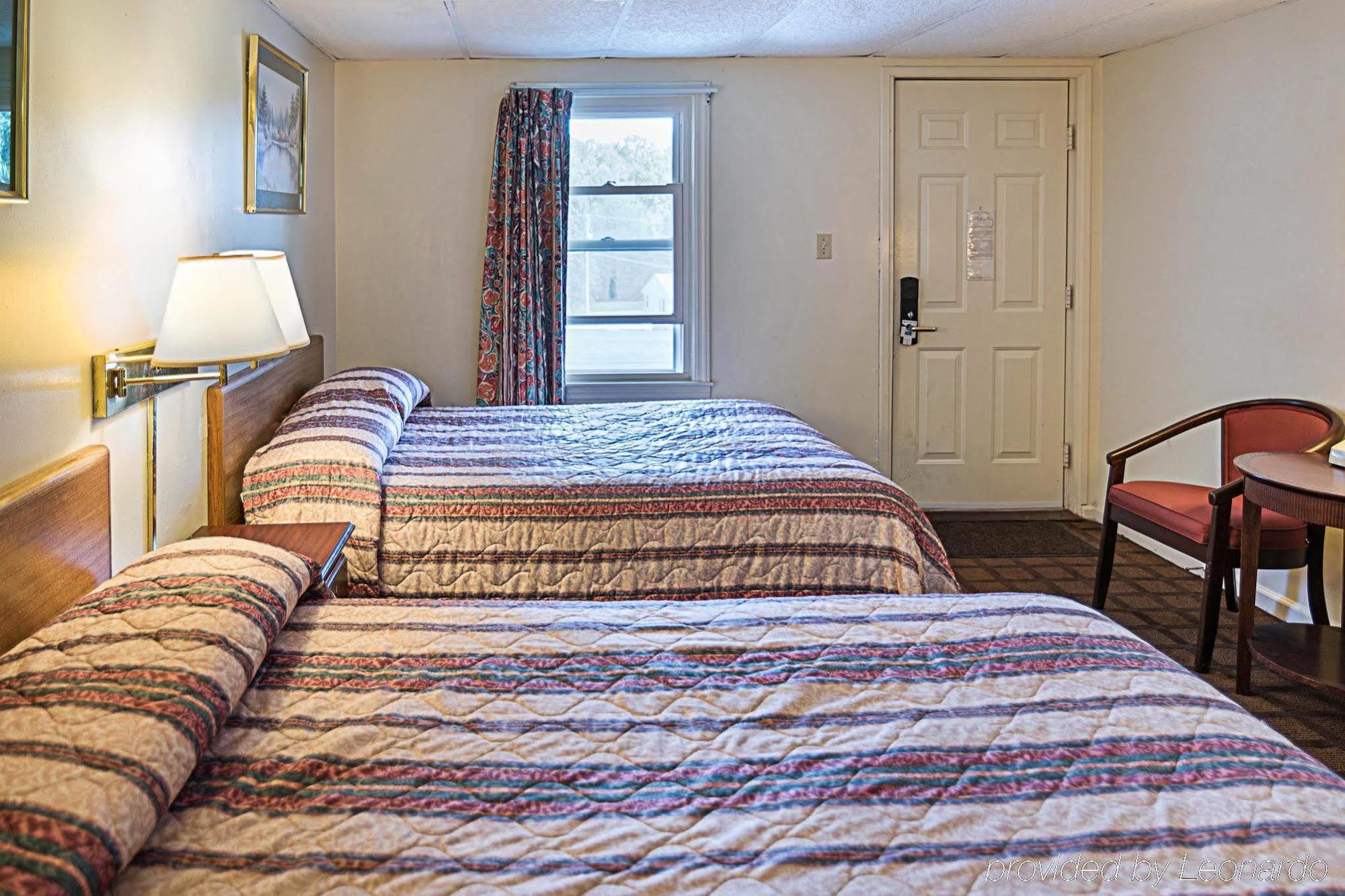 Rodeway Inn Westminster Bagian luar foto