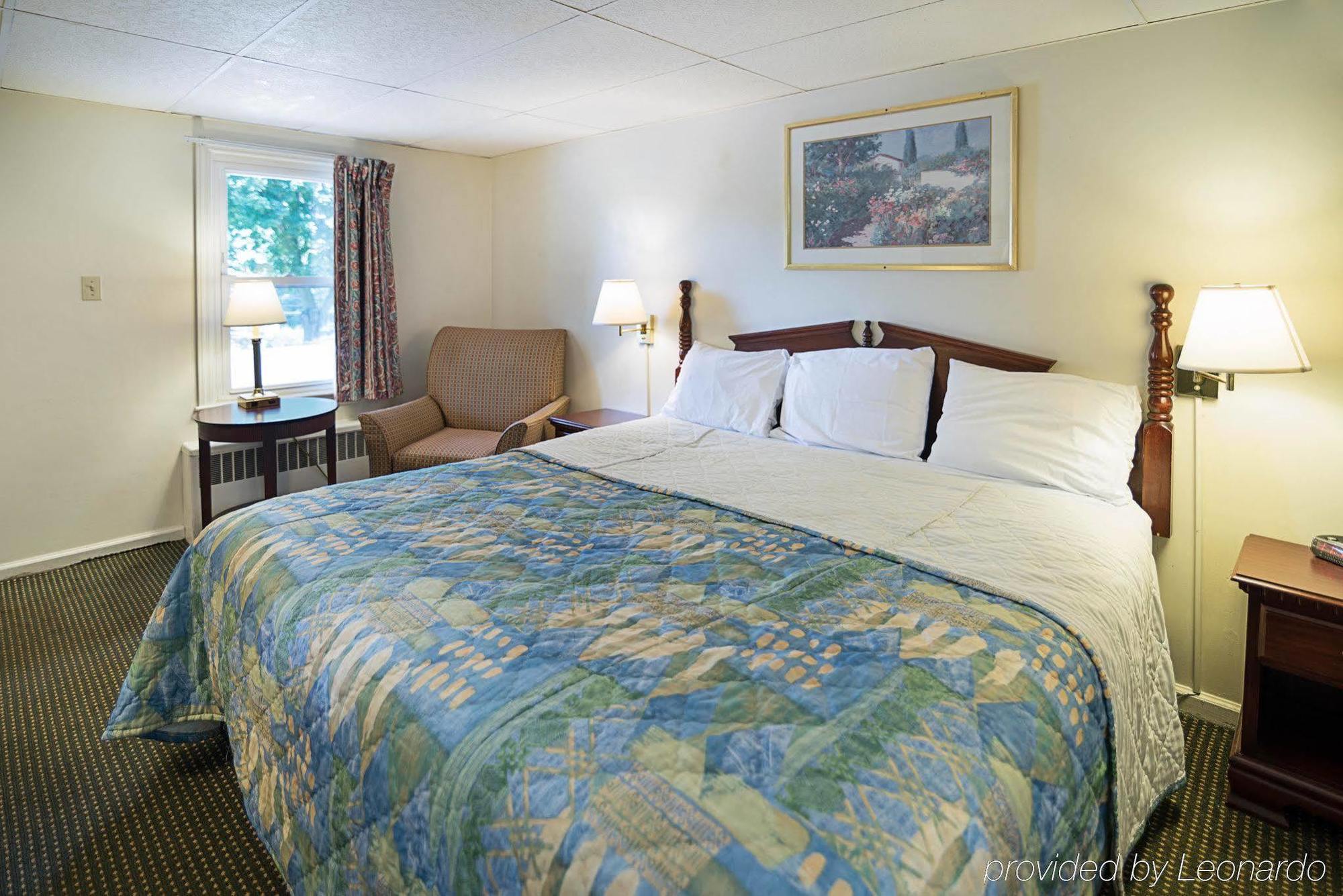 Rodeway Inn Westminster Bagian luar foto