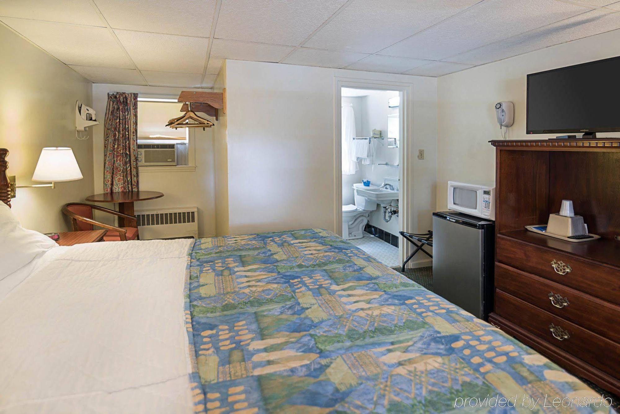 Rodeway Inn Westminster Bagian luar foto